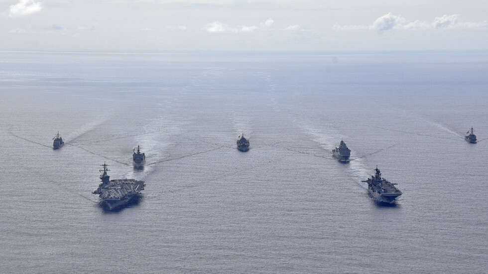 "بوليتيكو": البنتاغون يدرس نشر مجموعة بحرية دائمة في المحيط الهادئ في تحد للصين