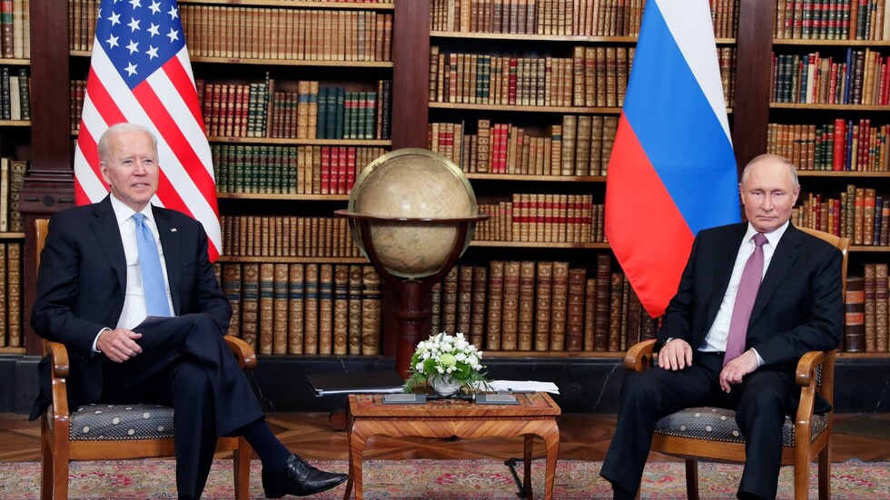 الروبل الروسي يصعد في ظل قمة بوتين - بايدن