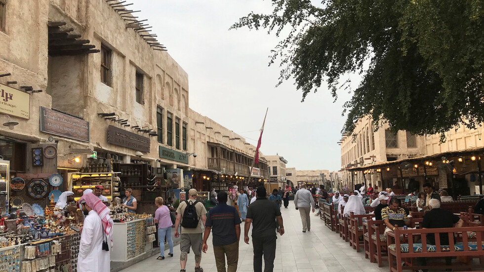 قطر تسمح بعودة 80% من موظفي القطاعين العام والخاص للعمل من المكاتب