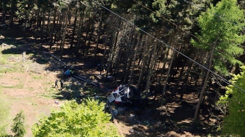 فيديو للحظة حادث تلفريك القاتل في إيطاليا