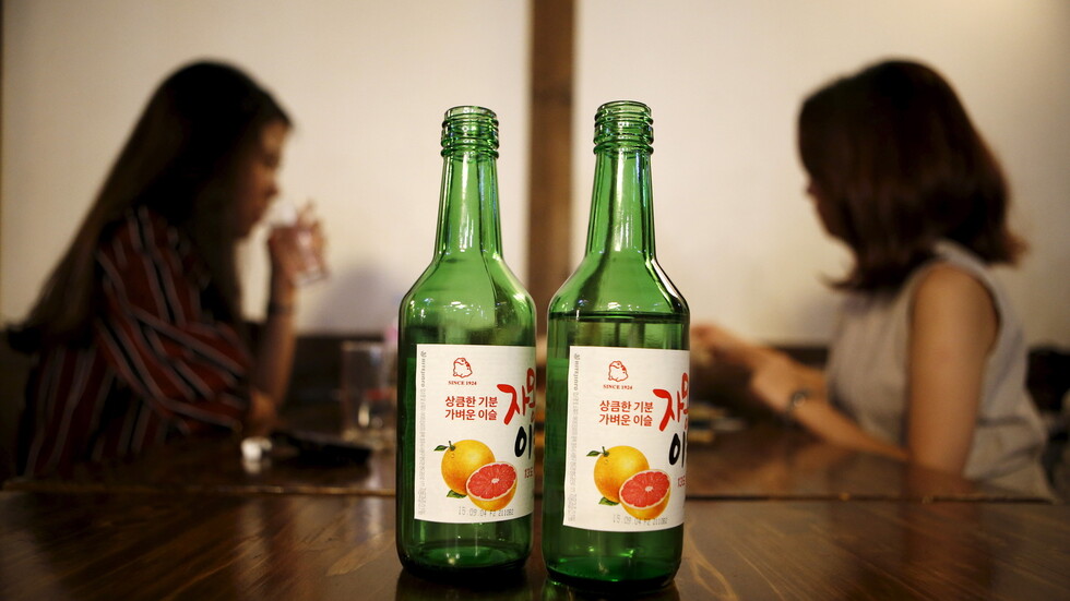 منظمة الصحة العالمية تقترح منع النساء من شرب الخمر