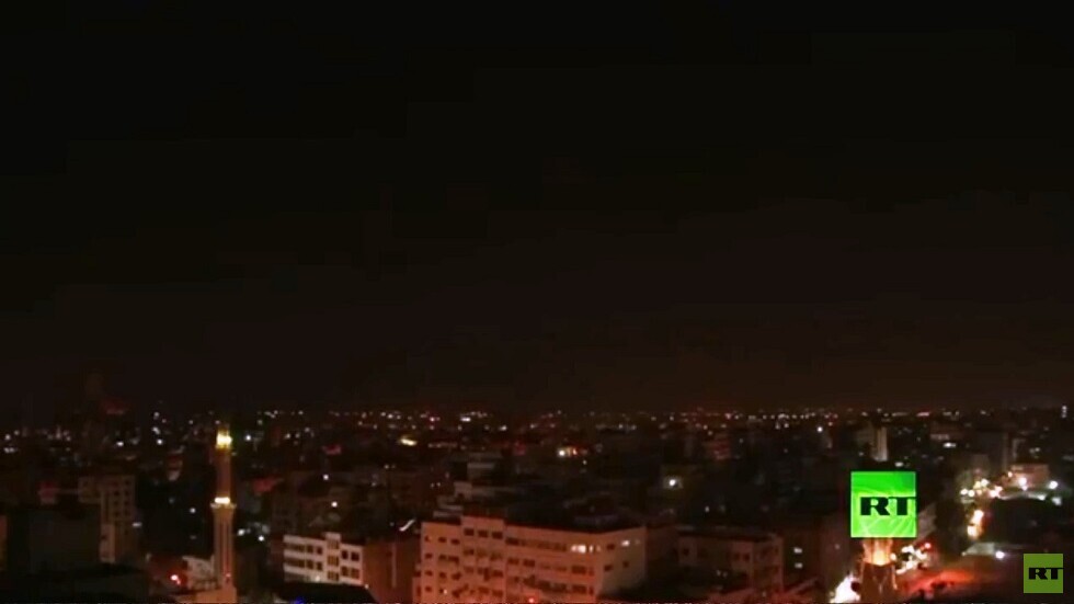 مراسل RT: أنباء عن إسقاط الفصائل الفلسطينية طائرة إسرائيلية مسيرة