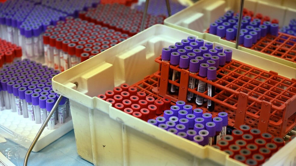 وكالة روسية تطور اختبارا للكشف عن 4 نسخ متحورة من فيروس كورونا