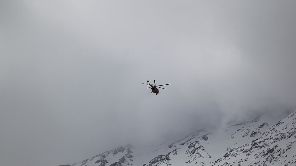 قتيل جراء سقوط مروحية تحمل صناديق اقتراع في إيران