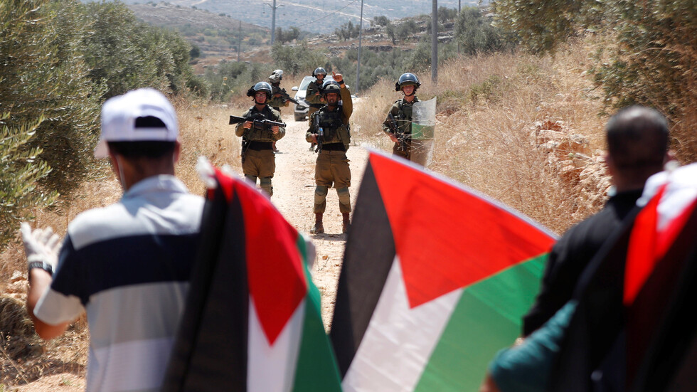 مسؤول فلسطيني يكشف سبب سعي المستوطنين للسيطرة على جبل صبيح في بيتا