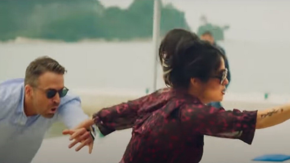 بطلته سلمى حايك.. "هيتمانز وايفز بودي غارد" يتصدر إيرادات دور السينما الأمريكية (فيديو)