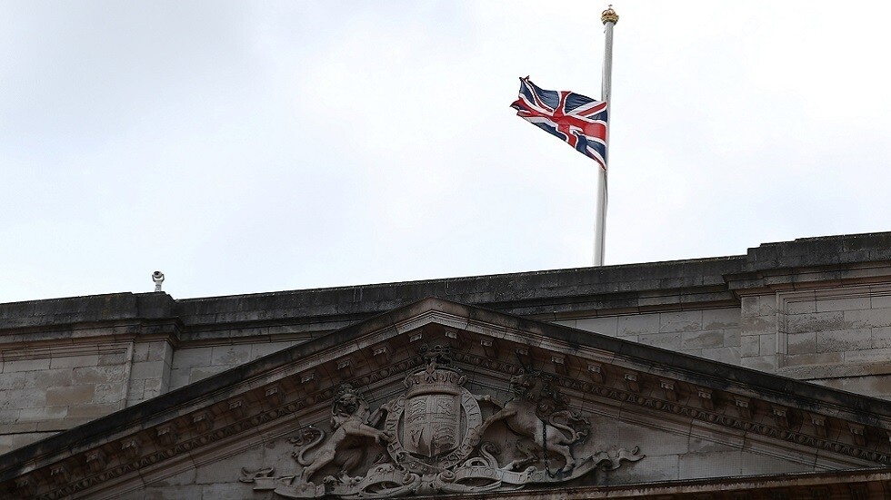 بريطانيا تسجل 10633 إصابة جديدة بكوفيد-19