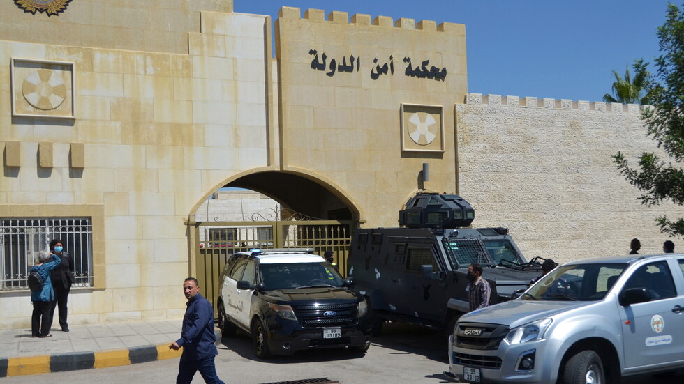 بالصور.. ظهور الشريف حسن بن زيد المتهم بـ