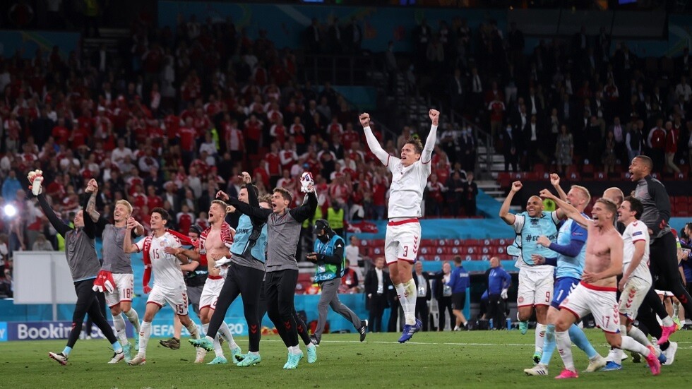 روسيا تودع "يورو 2020" على أيدي زملاء نجم الدنمارك إيركسن