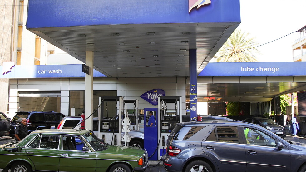 تحذيرات من اشتداد أزمة المحروقات في لبنان