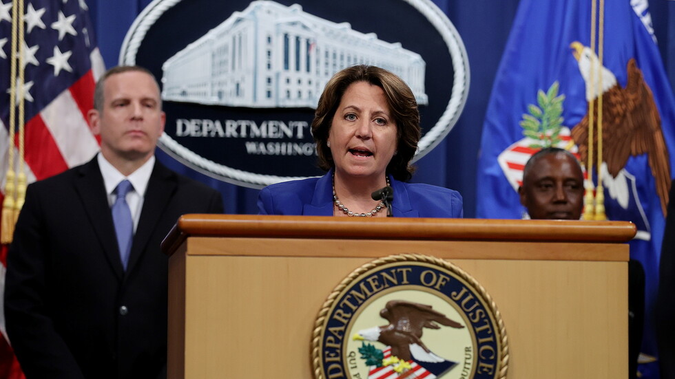 العدل الأمريكية تكثف جهودها للقضاء على ظاهرة الأسلحة غير المرخصة