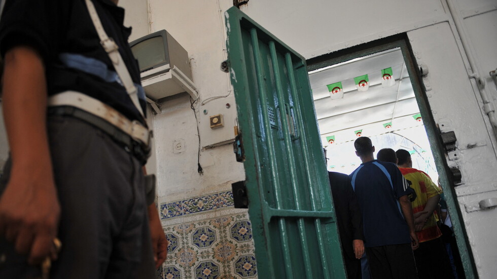 الجزائر.. قضية غش في الامتحانات "عن بعد" تقود طالبا إلى السجن