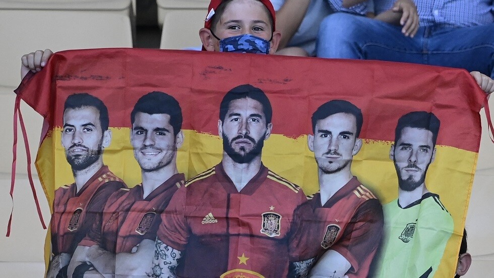 تشكيلة منتخبي إسبانيا وسلوفاكيا وسيناريوهات تأهلهما إلى ثمن نهائي 