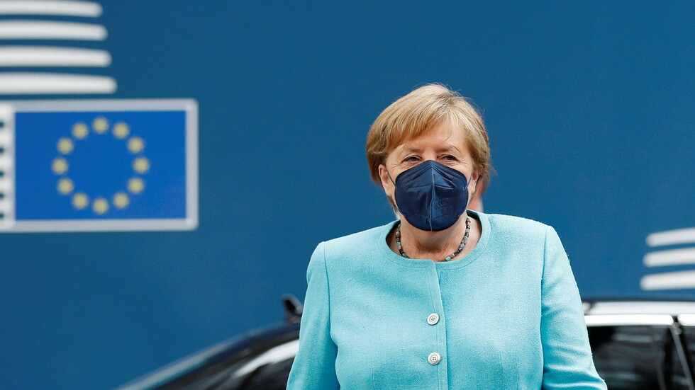 القمة الأوروبية تتفق على تقديم 3 مليارات يورو لتركيا لحل قضية المهاجرين