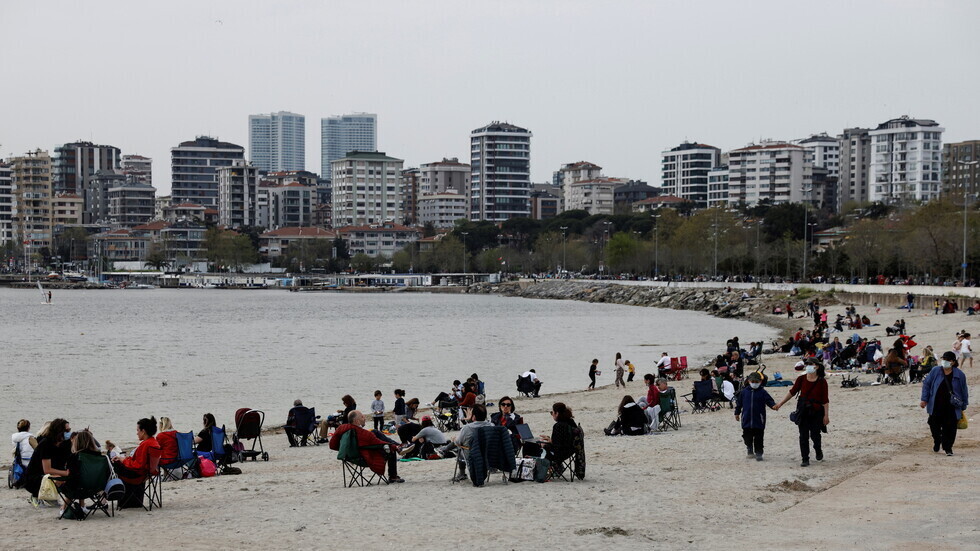 تركيا ترصد 4883 إصابة و52 وفاة جديدة بفيروس كورونا