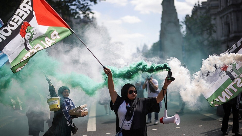 نقابة الصحفيين الفلسطينية تدعو إلى مقاطعة أخبار الرئاسة والحكومة