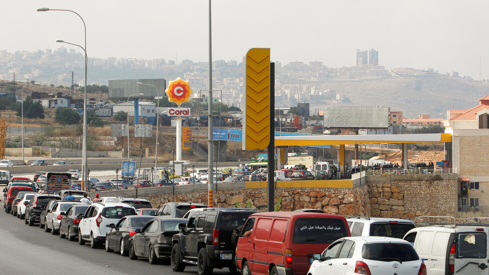 مصرف لبنان يعلن بدء بيع الدولارات لاستيراد المحروقات