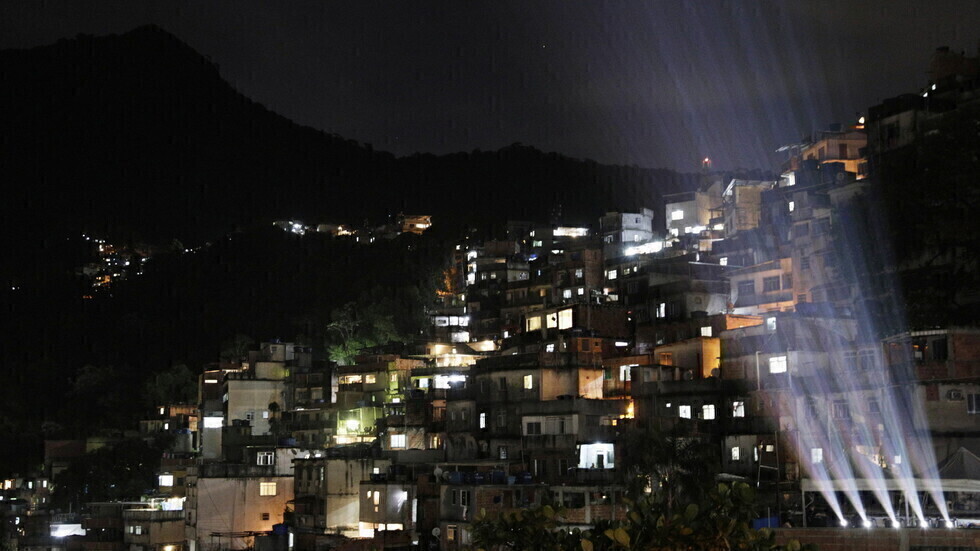 البرازيل تسجل 64903 إصابات و1893 وفاة جديدة بكورونا