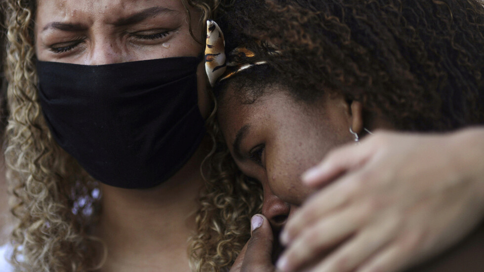 عدد الوفيات في العالم بسبب كورونا يقترب من 4 ملايين