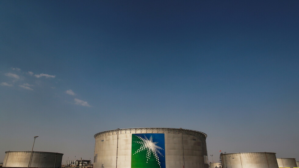 "بلومبيرغ": أرامكو تعتزم تعيين مدير مالي جديد