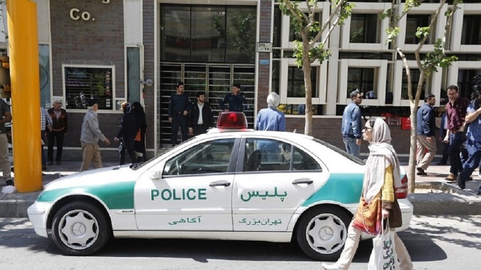إيران تعتقل صينيا نشر صورا لنساء على الانترنت