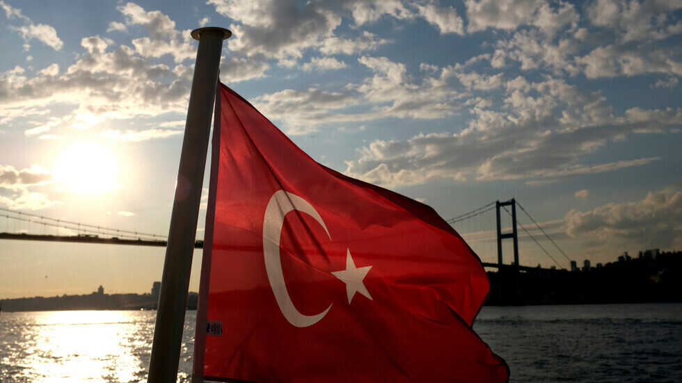 تركيا تسجل 7112 إصابة و129 وفاة جديدة بفيروس كورونا
