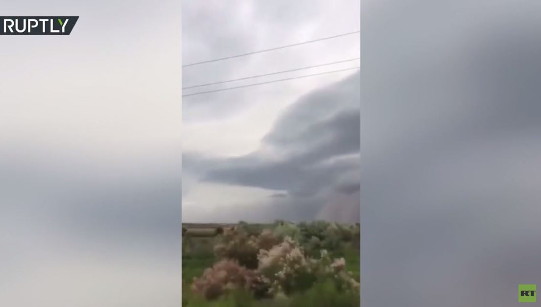بالفيديو.. عاصفة رملية تضرب مدينة أستراخان مجددا