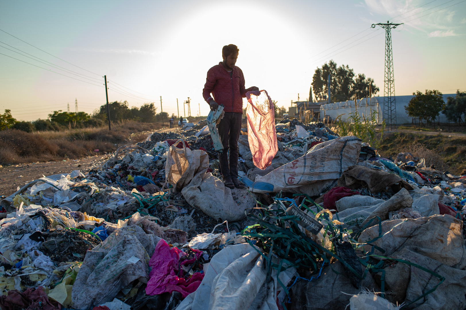 صحيفة نقلا عن برلماني تركي: البلاد أصبحت مستعمرة لنفايات العالم
