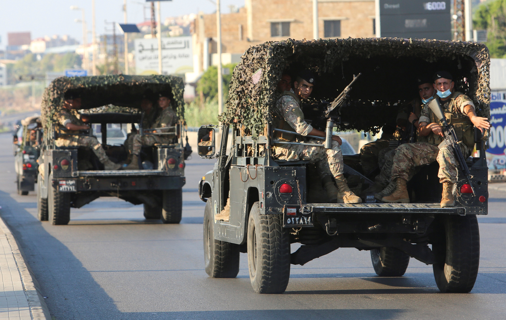 لبنان.. الجيش يشن حملة واسعة على مصانع المخدرات في البقاع