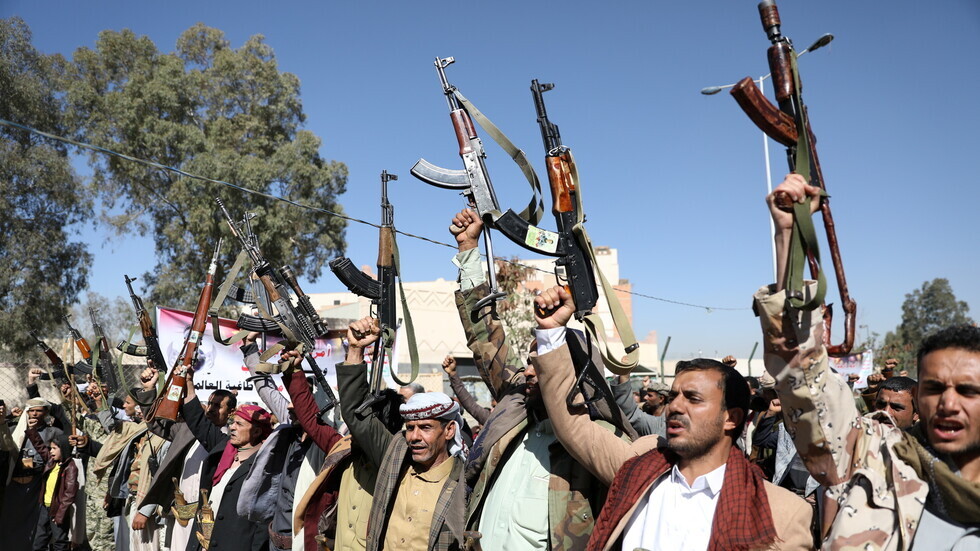الحوثيون يعلنون عن استهداف قاعدة الملك خالد الجوية في خميس مشيط بمسيرة