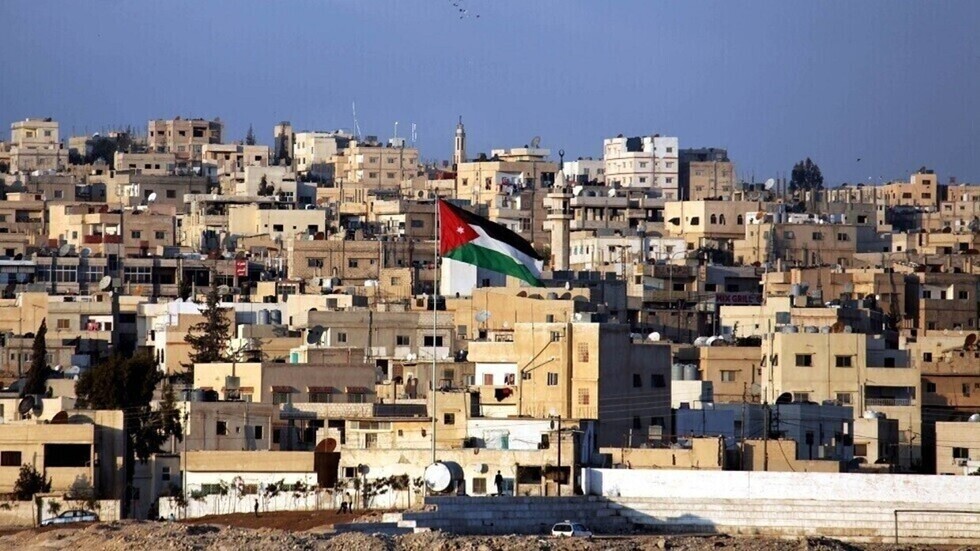 مصدر أمني أردني: السلطات تتعامل حاليا مع أعمال شغب وإطلاق أعيرة نارية في لواء ناعور بالعاصمة عمان