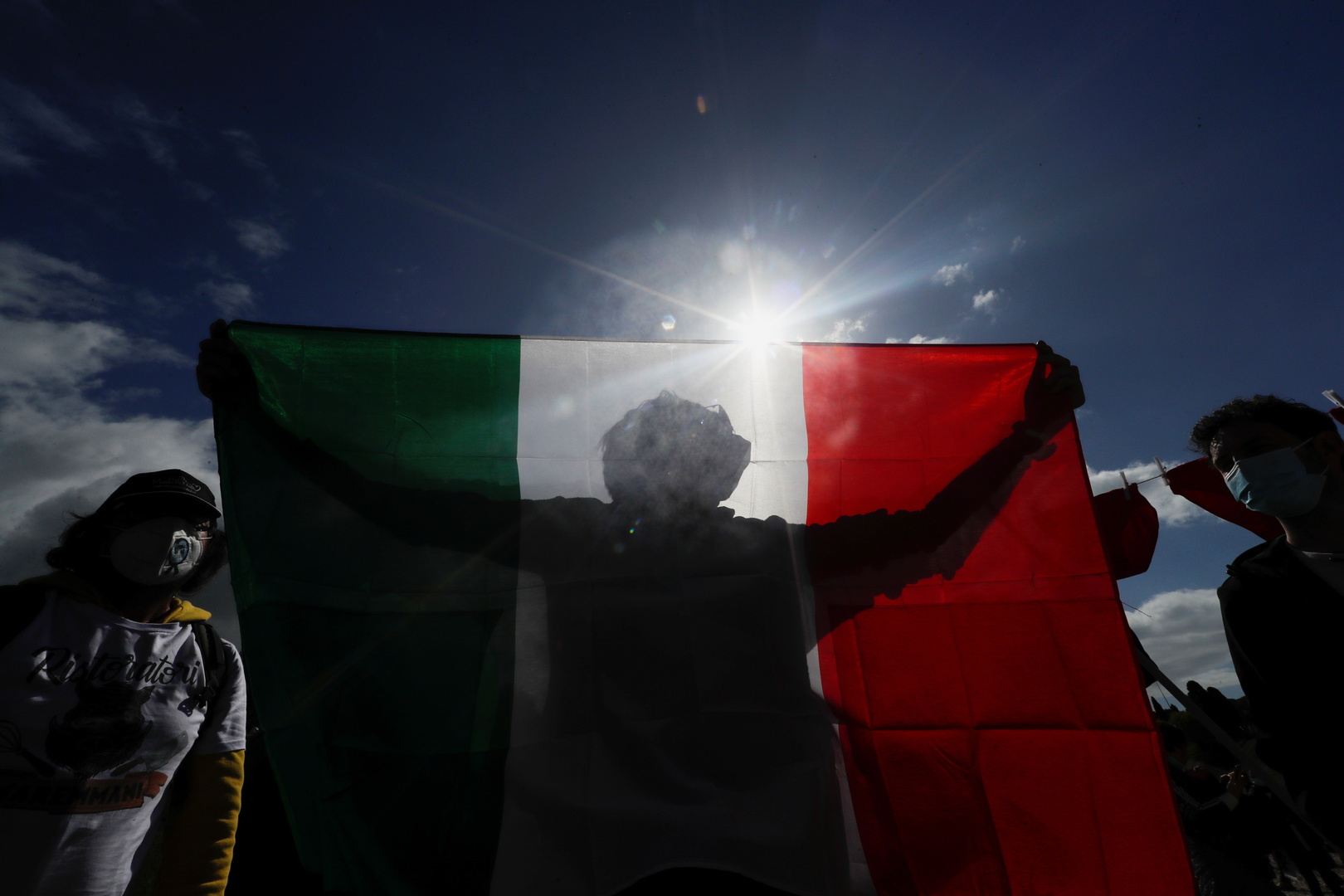 إيطاليا: توقيف مجموعة عنصرية كانت تخطط لهجوم ضد مبنى الناتو