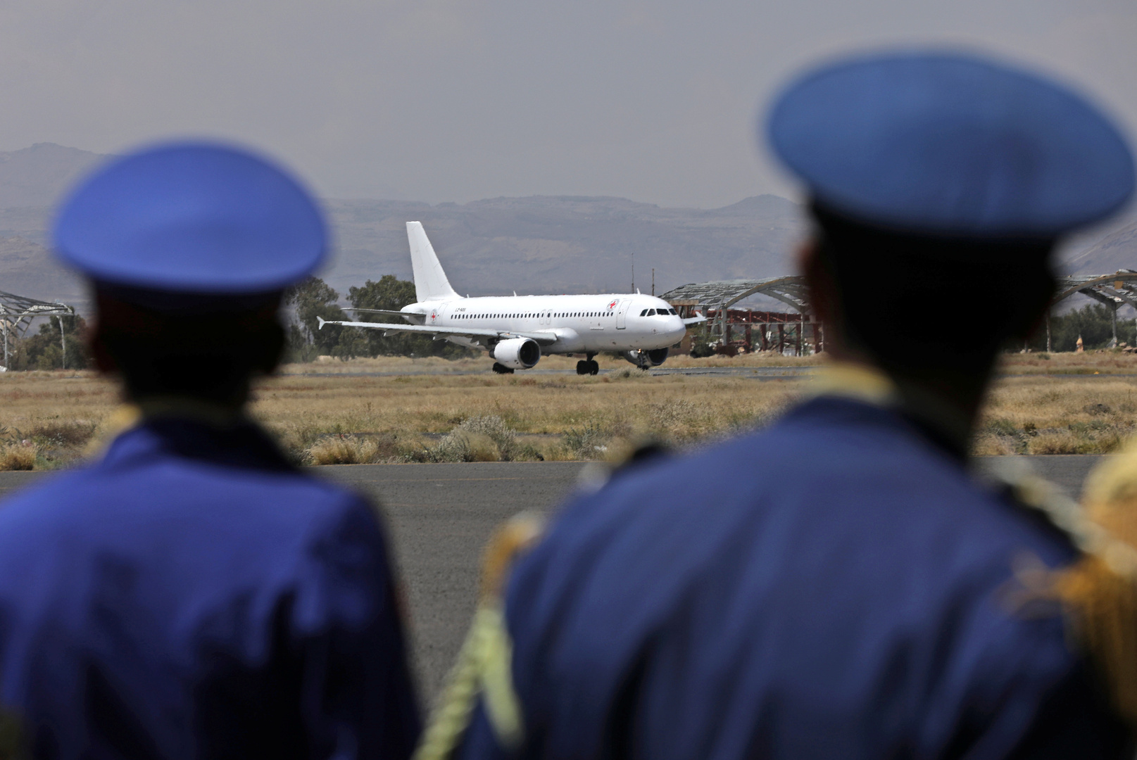 اليمن.. الحوثيون يستعدون لإعادة فتح مطار صنعاء