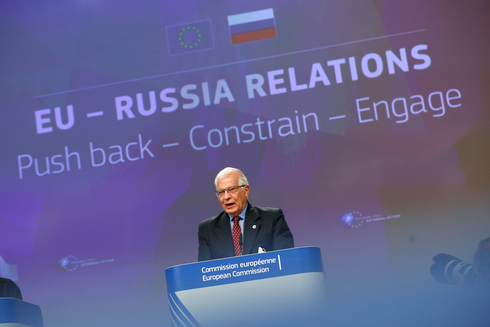 الاتحاد الأوروبي يكشف عن محاور استراتيجيته إزاء روسيا: التصدي، الردع، التعامل