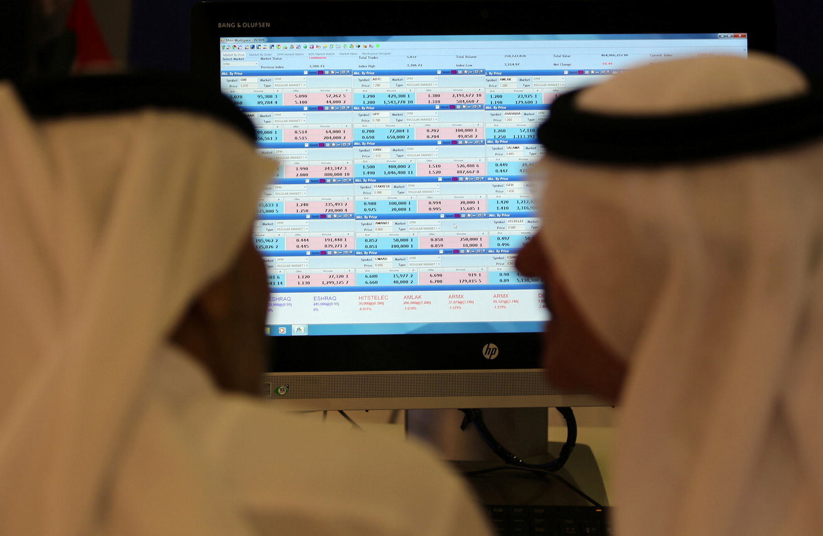 بورصة دبي تعاكس أسواق الخليج الرئيسية