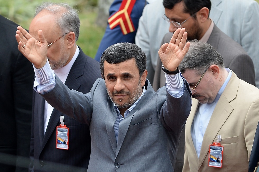 أحمدي نجاد يعلق على نتائج الانتخابات الرئاسية في إيران