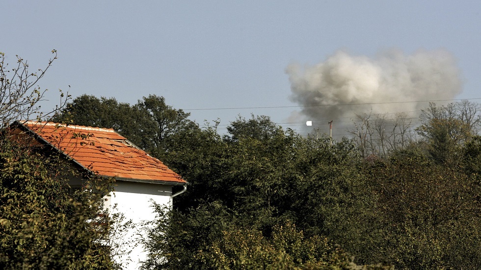 للمرة الثانية خلال شهر.. انفجارات تدوي في مستودع للأسلحة في صربيا