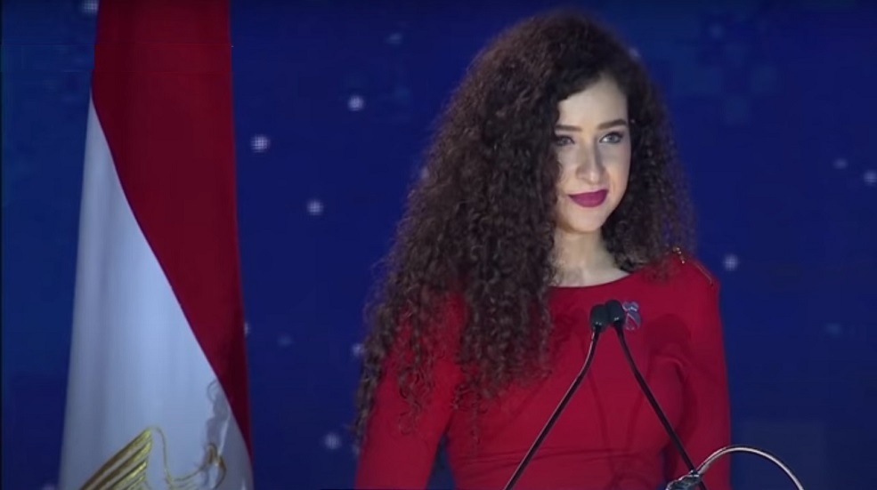 السيسي تبنى أفكارها.. من هي غادة والي زوجة حسن أبو الروس؟ (فيديو)