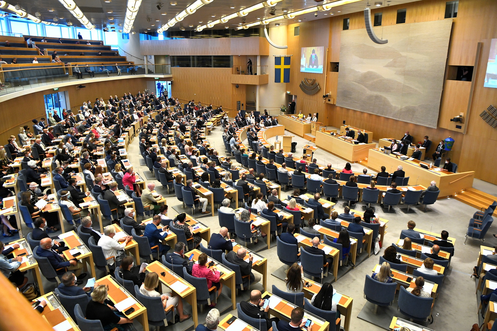لأول مرة في تاريخها.. البرلمان يسقط الحكومة السويدية