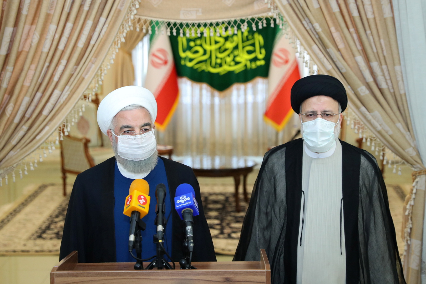 طهران: رئيسي يبحث مع روحاني مستقبل الاتفاق النووي ومفاوضات فيينا