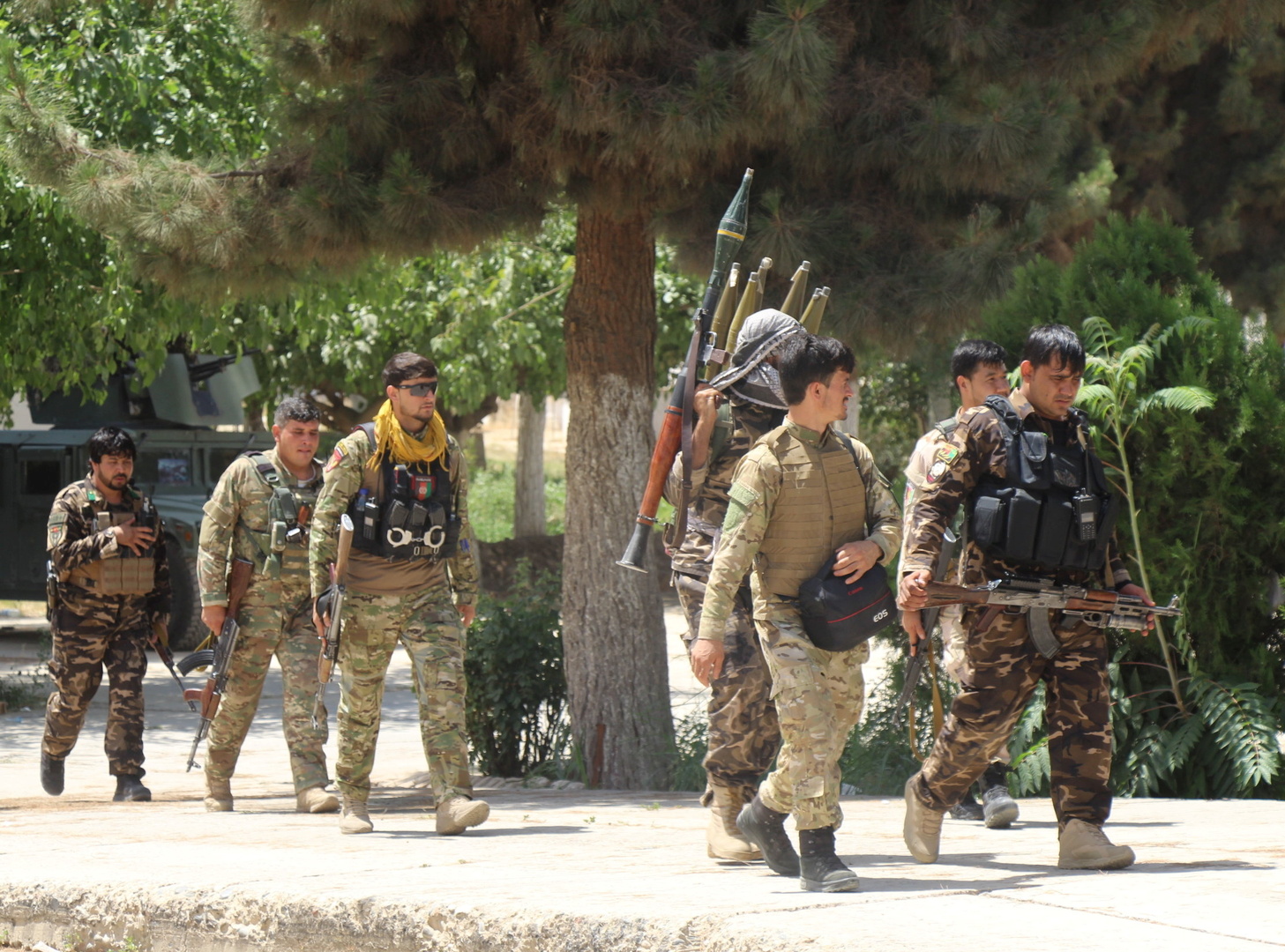 طالبان تسيطر على معبر حدودي والقوات الأفغانية تستعيد منطقتين في قندوز