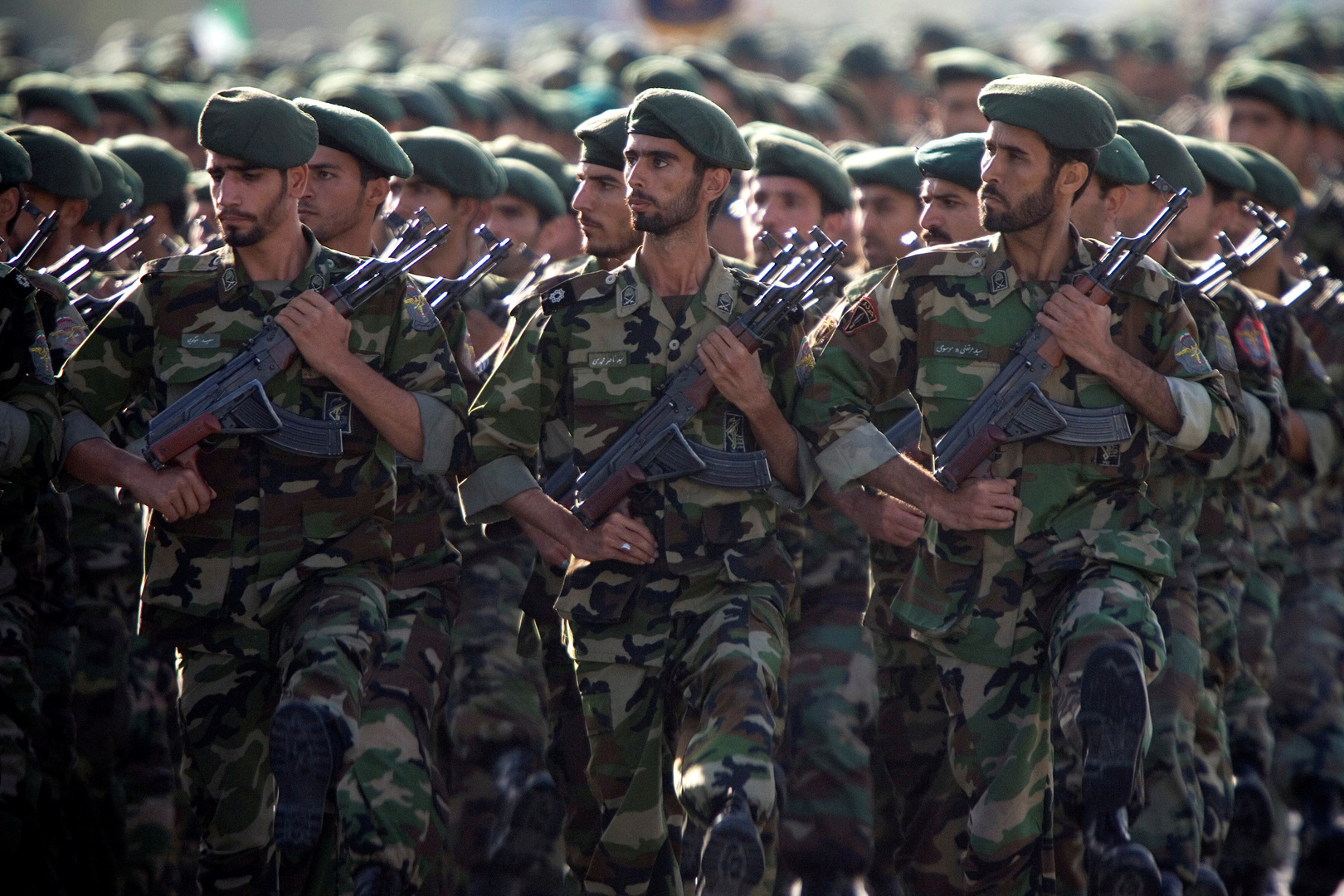 الحرس الثوري الإيراني يعلن مقتل 