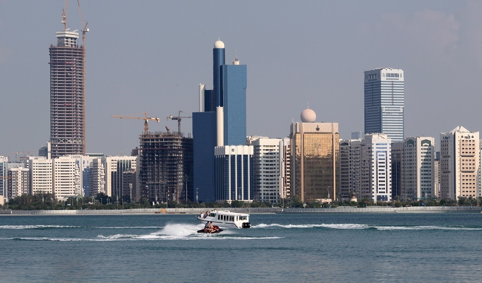 إمارة أبو ظبي: السائحون لن يحصلوا على لقاحات كورونا
