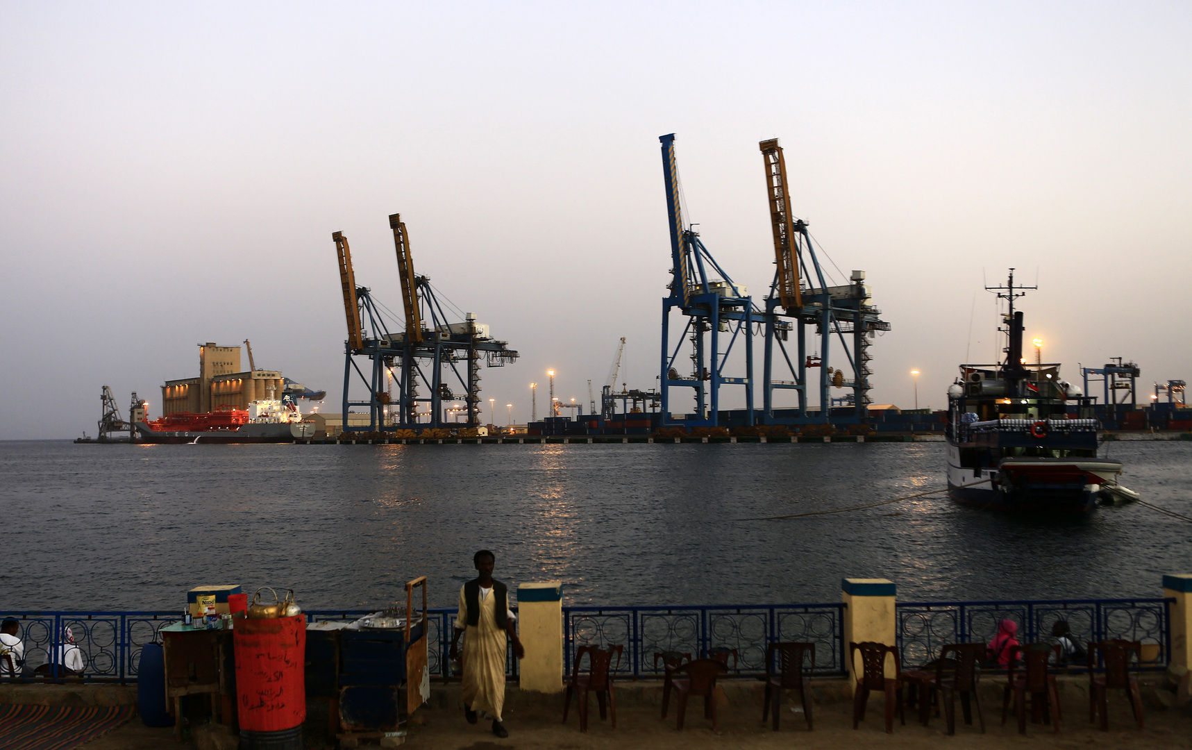 الحكومة الروسية تصدق على اتفاقية لإنشاء مركز لوجيستي للأسطول الروسي البحري في السودان