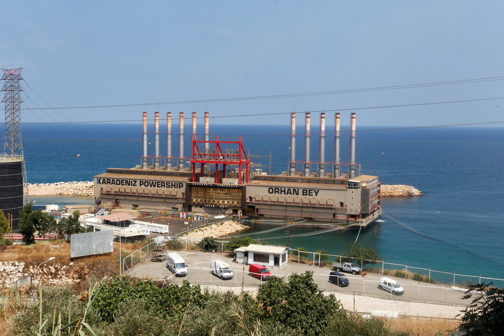 شركة تركية تستأنف إمداد لبنان بالكهرباء من محطتين عائمتين