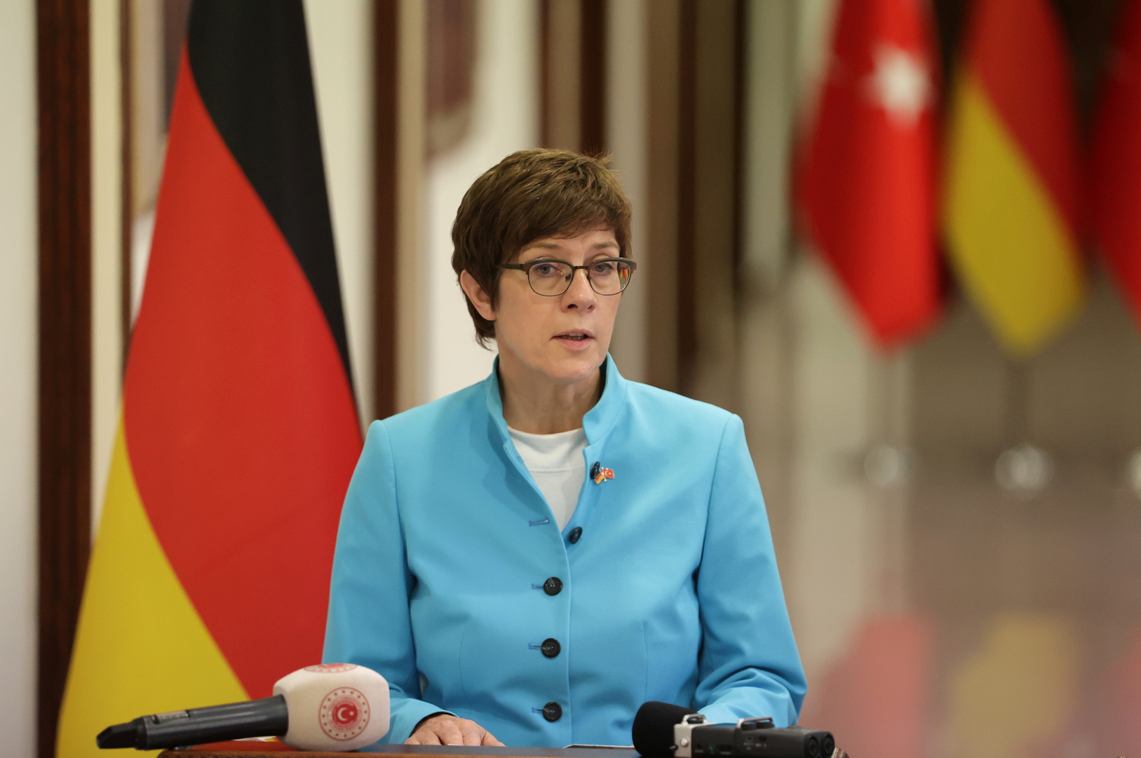 وزيرة الدفاع الألمانية: من الصعب التنبؤ بمستقبل أفغانستان