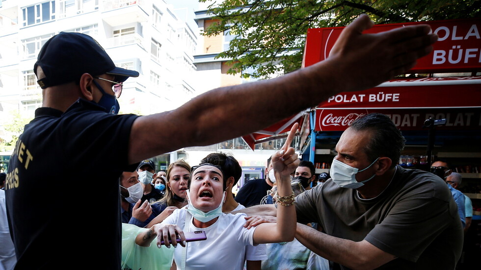 تركيا تنسحب رسميا من اتفاقية لمنع العنف ضد المرأة