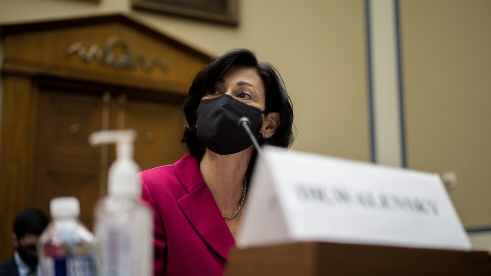 مسؤولة أمريكية: الملقحون آمنون من متغيرات كورونا ولا يحتاجون إلى ارتداء كمامة