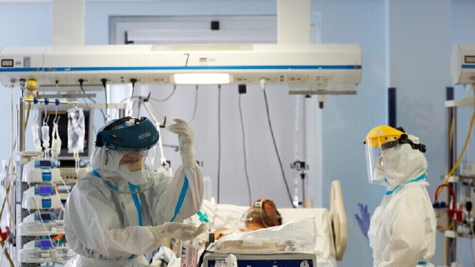 إيطاليا تسجل 21 وفاة و882 إصابة جديدة بكورونا