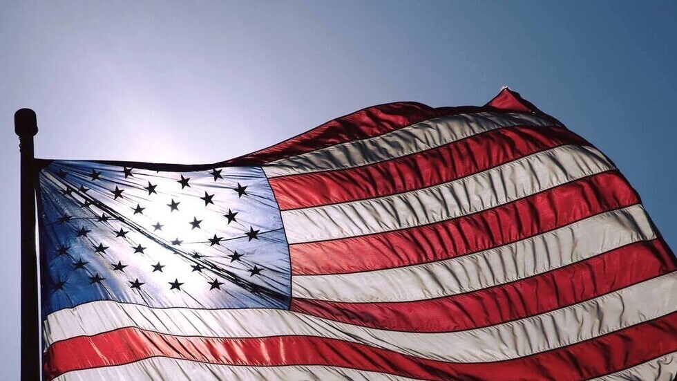 مراسلنا: انذار داخل السفارة الأمريكية في بغداد بعد الاشتباه بوجود طائرة مسيرة فوقها